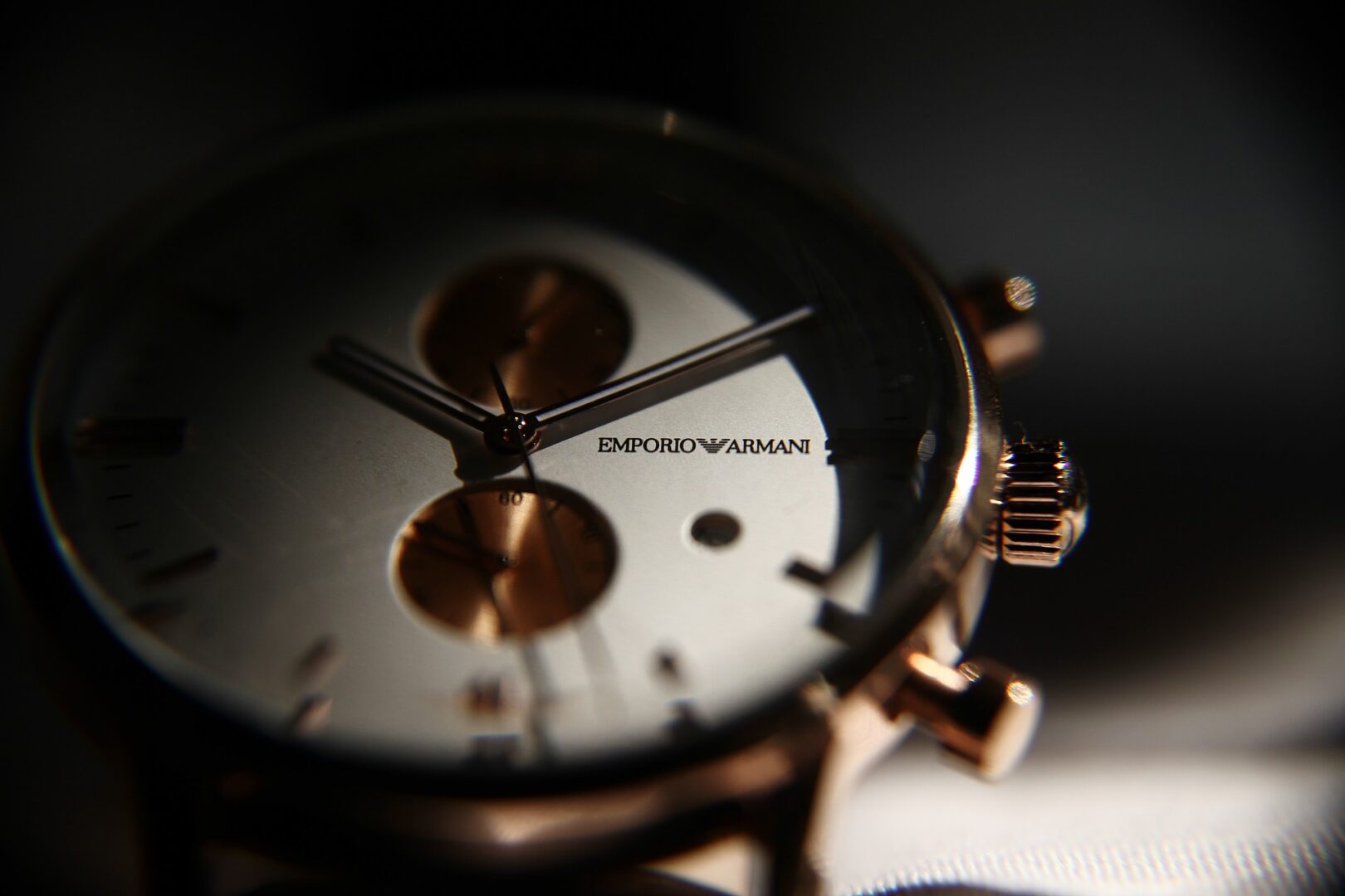 Emporio Armani zegarki prosto z włoskiego domu mody – TOP6