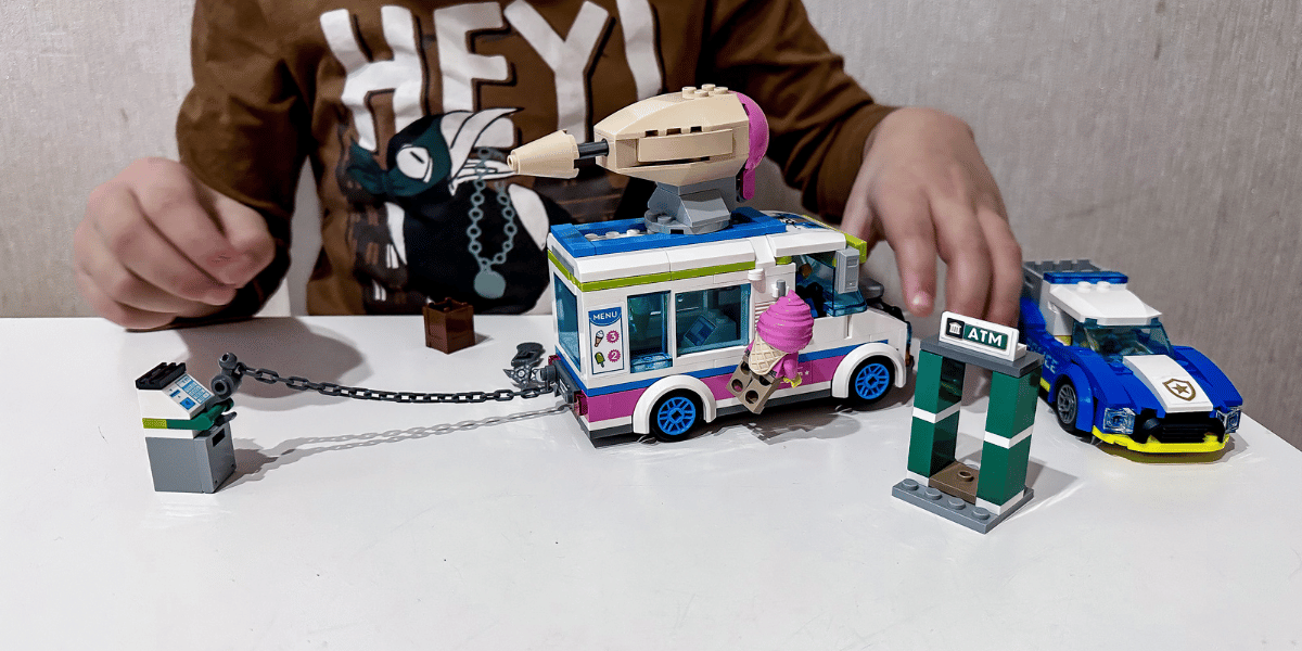 LEGO City Policyjny pościg za furgonetką z lodami recenzja